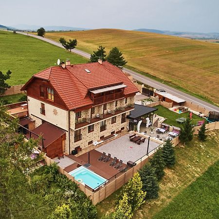 Villa Lupu Smizany Bagian luar foto
