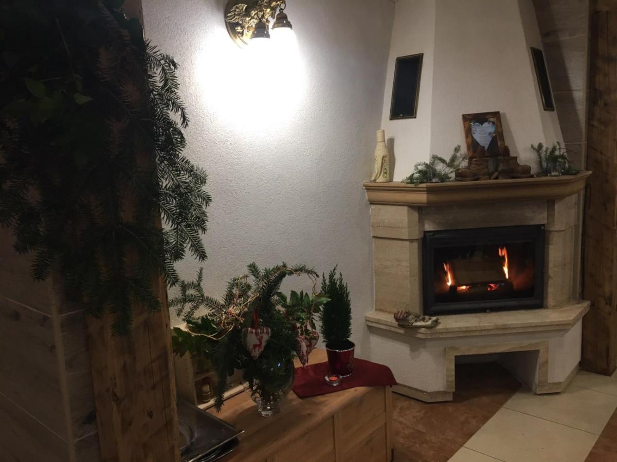Villa Lupu Smizany Bagian luar foto