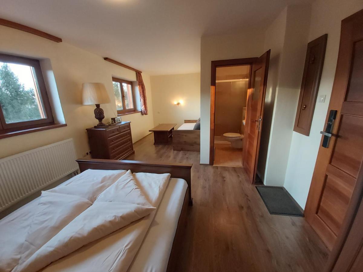 Villa Lupu Smizany Bagian luar foto