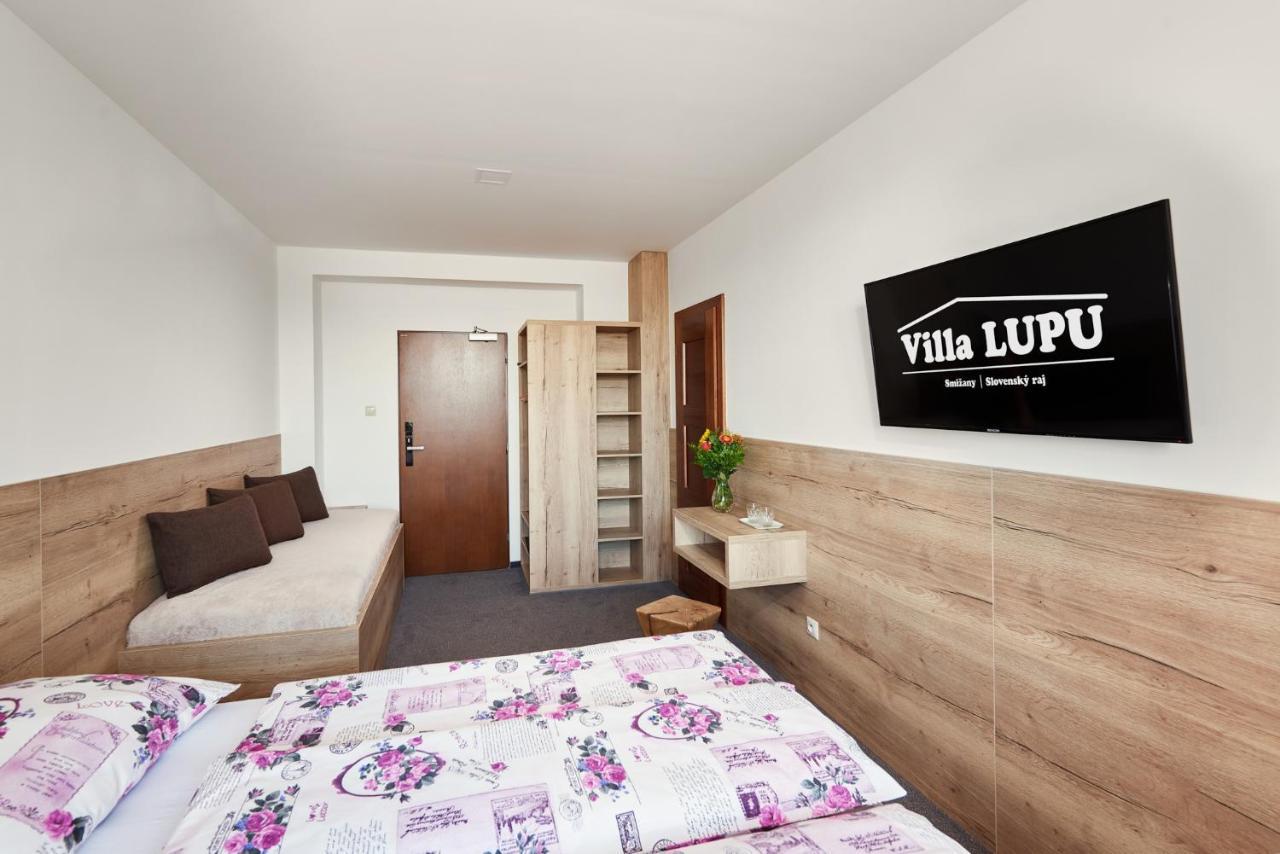 Villa Lupu Smizany Bagian luar foto