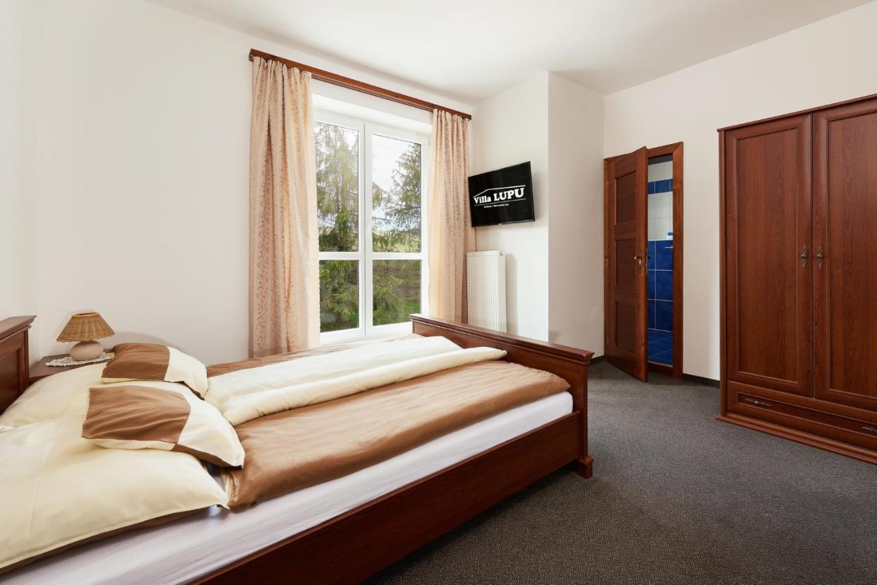 Villa Lupu Smizany Bagian luar foto