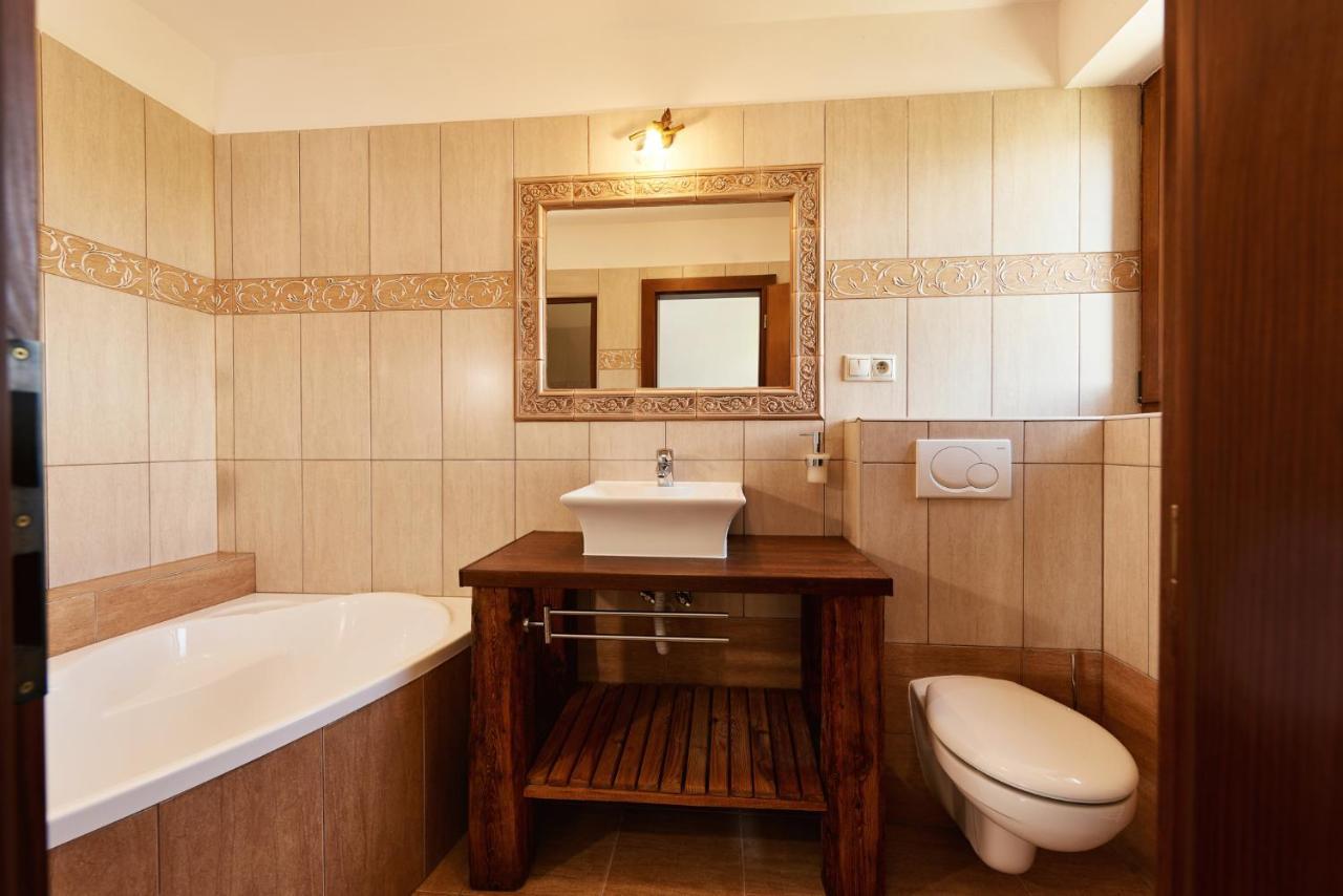 Villa Lupu Smizany Bagian luar foto
