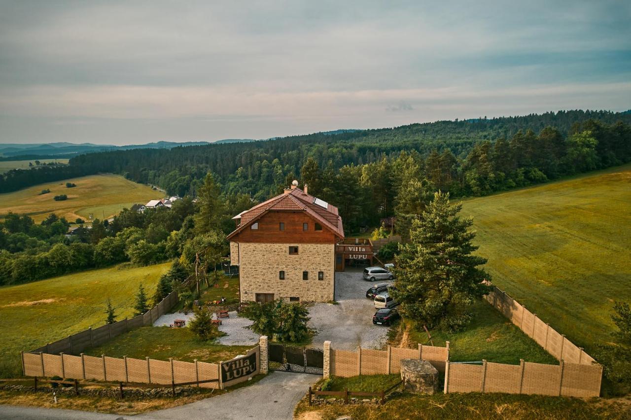 Villa Lupu Smizany Bagian luar foto