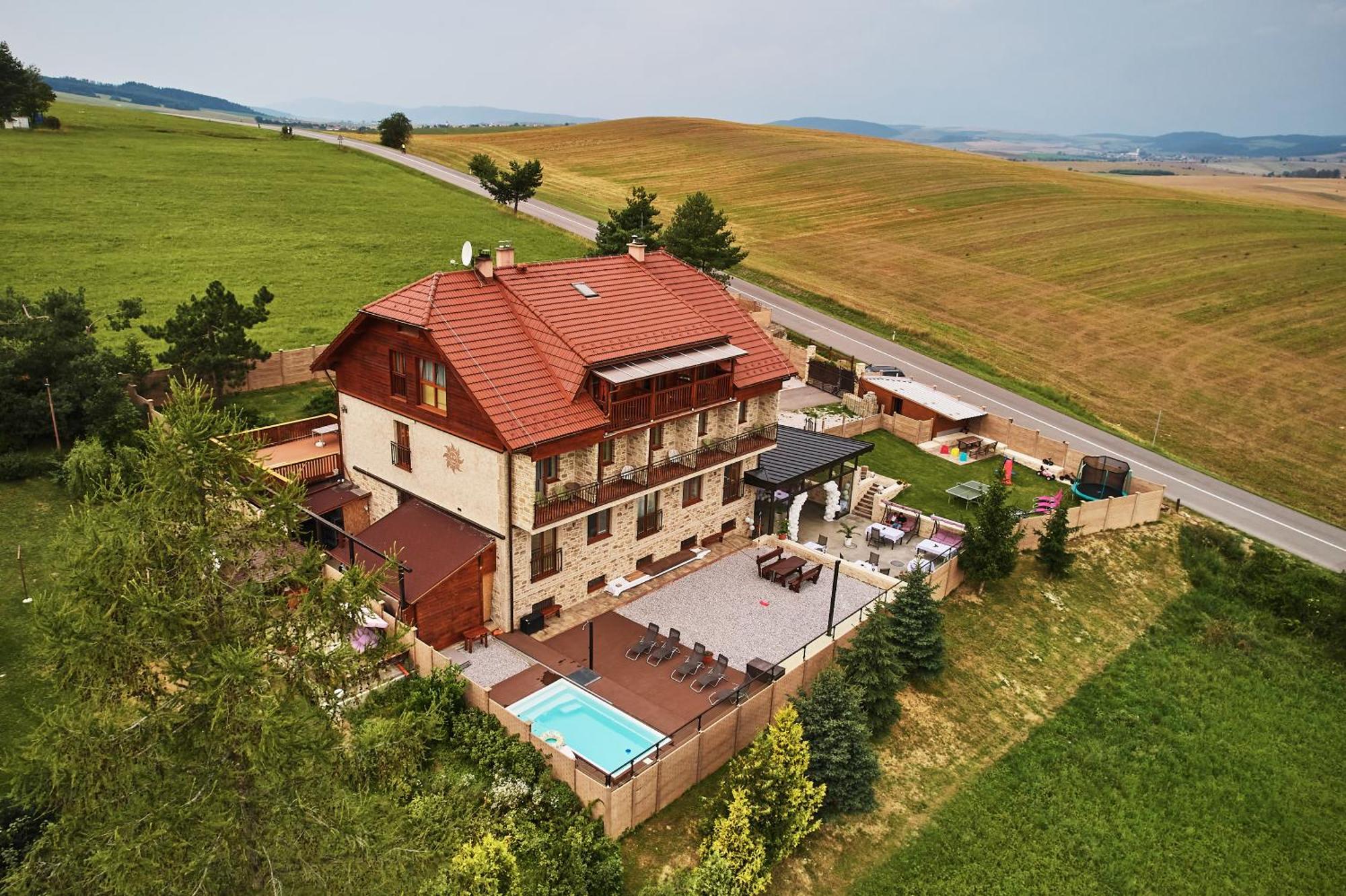 Villa Lupu Smizany Bagian luar foto